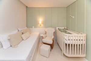 Quarto infantil com 5m² inspira elegância e requinte pós reforma total