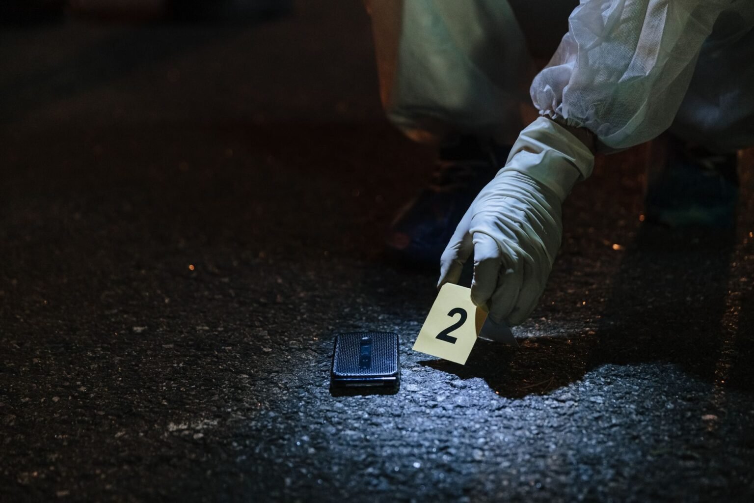 O Que Faz um Perito Criminal: a carreira que transforma vestígio em prova O Que Faz um Perito Criminal: a carreira que transforma vestígio em prova