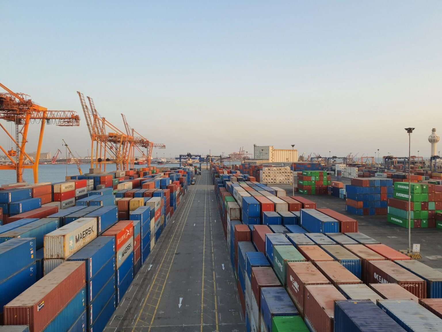 Carreira em Comércio Exterior: como entrar e o que esperar da área Carreira em Comércio Exterior: como entrar e o que esperar da área
