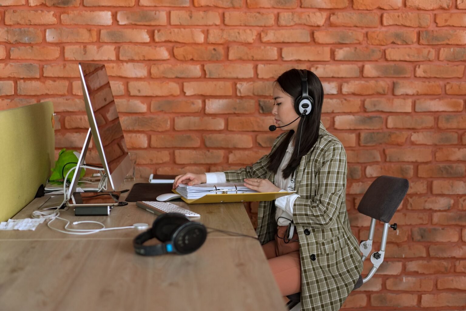 Como Se Tornar Tradutor e Intérprete: Carreira para Quem Domina Idiomas