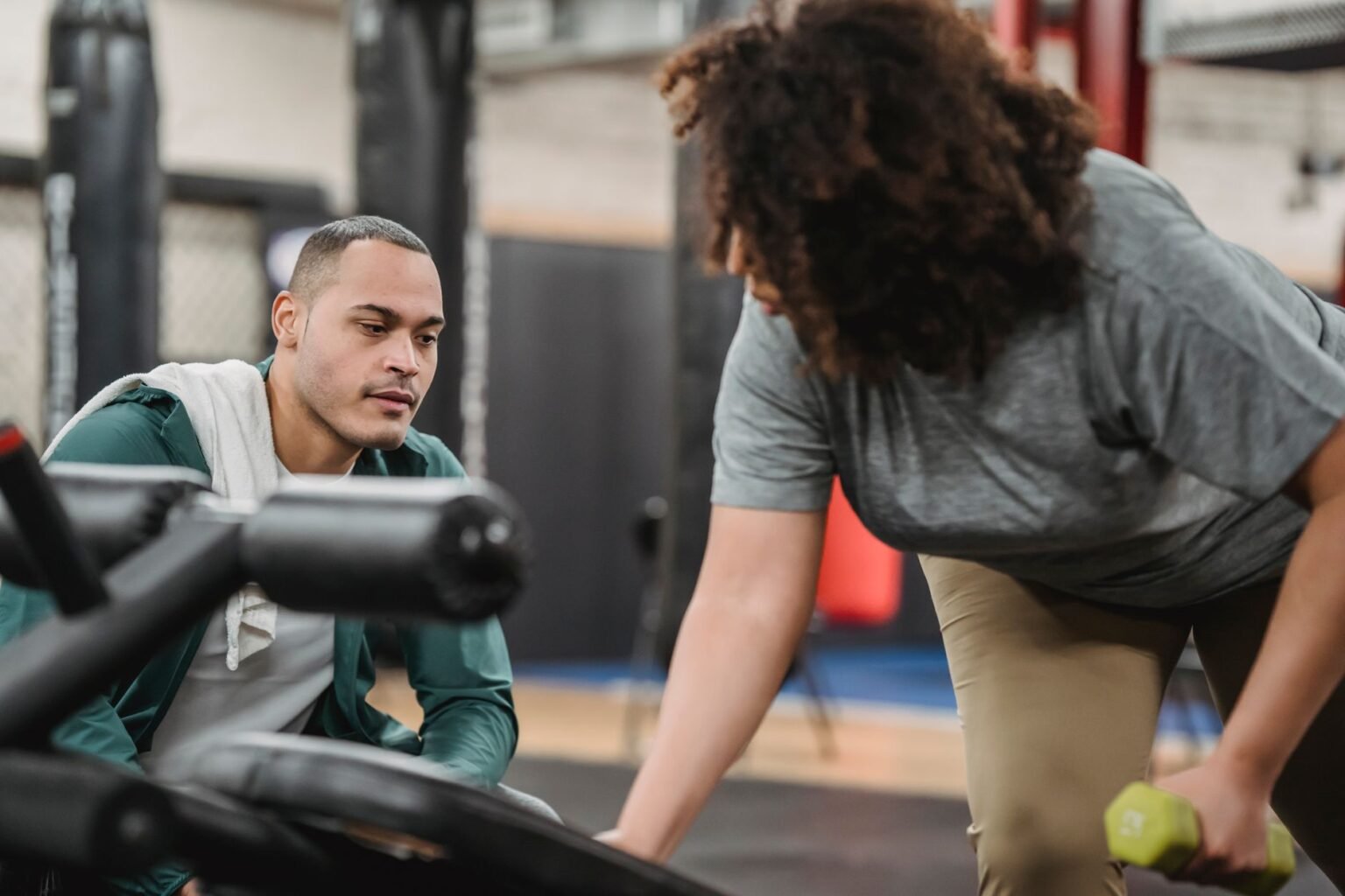 O Que Faz um Personal Trainer: Rotina, Formação e Mercado de Trabalho
