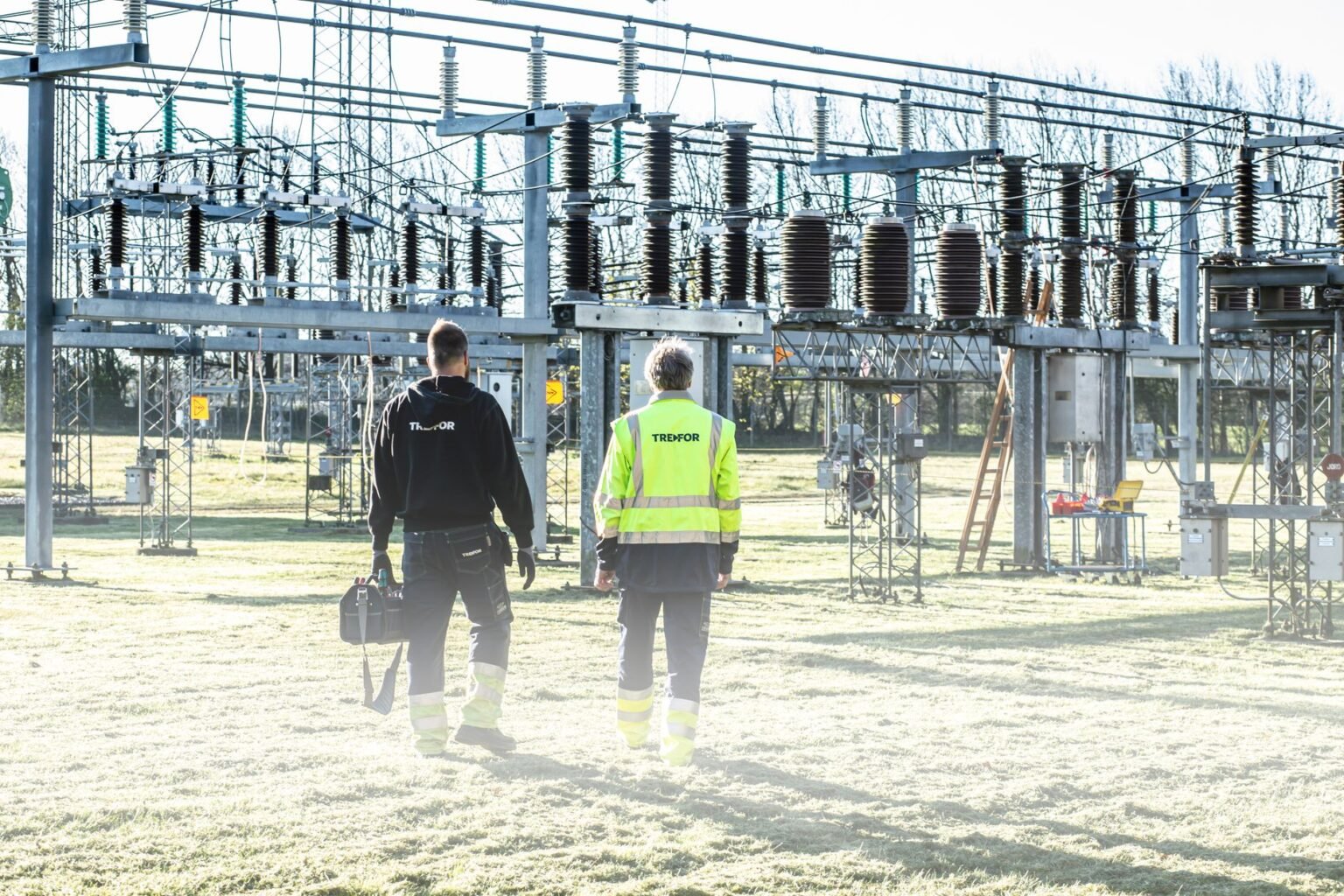 O Que Faz um Engenheiro Eletricista: A Profissão Por Trás da Energia que Move o Mundo O Que Faz um Engenheiro Eletricista: A Profissão Por Trás da Energia que Move o Mundo
