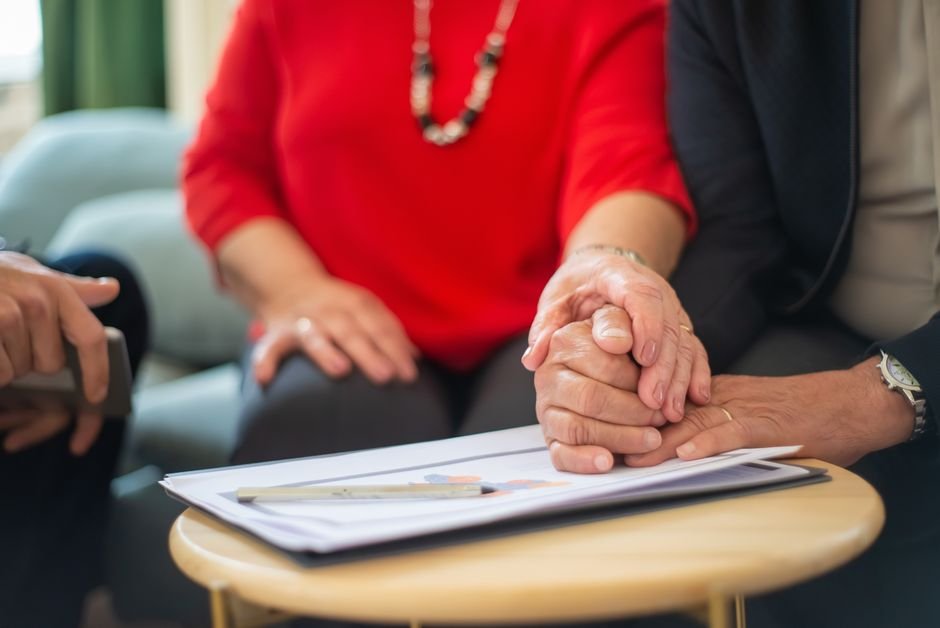 É preciso comprovar tempo mínimo de contribuição?